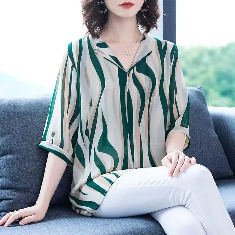 2024 Elegant Elegant Printed Quarter Sleeve Shirt V-neck Women\'s Top Summer Fashion Versatile Long Loose Thin Chiffon Shirt