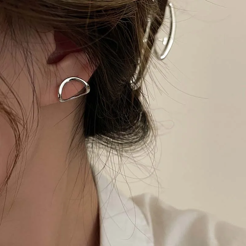 Fashion Metal Irregular Round Stud Earrings for Women Simple Silver Color Small Circle Geometric Earrings Jewelry Brincos 2024