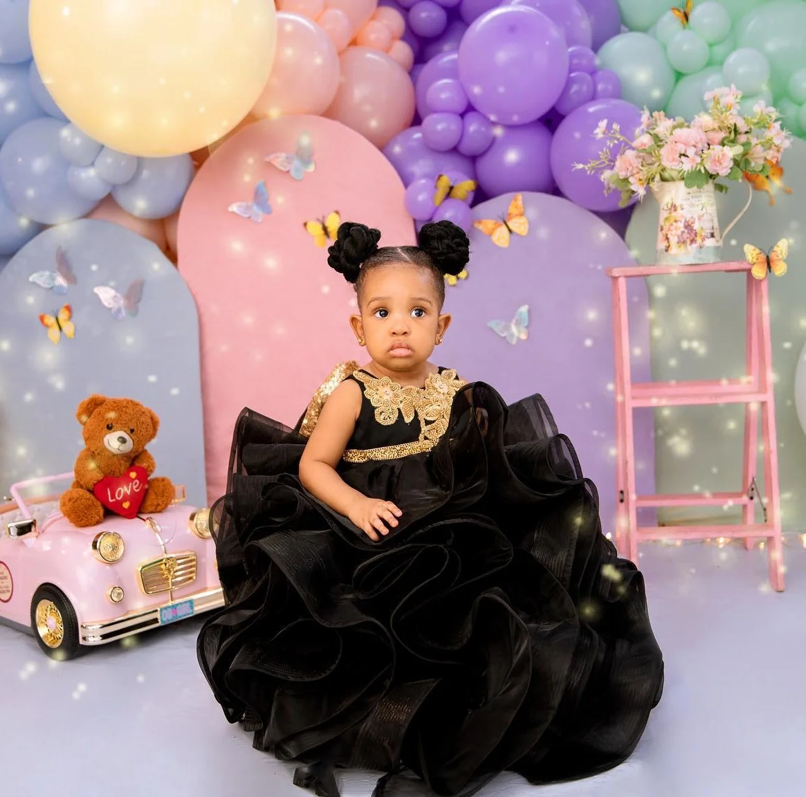 

Beaded Black Flower Girl Dresses Princess Ball Gown Ruffles Crystals Tulle Tiered Toddler First Birthday Party Dress