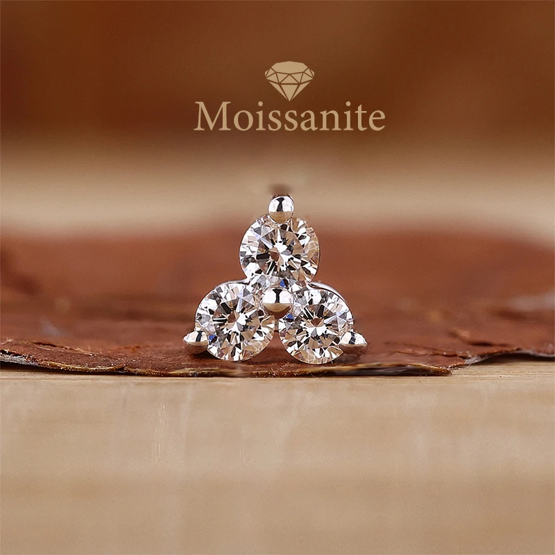 

Moissanite 925 Sterling Silver 1 pair of 0.5 carat clover moissanite earrings, with a fashionable and simple style, suitable for
