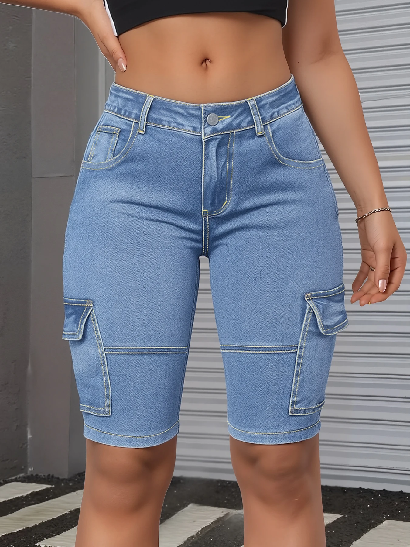 

Women's high-waisted denim mid-length shorts, light blue workwear with multiple pockets, suitable for campus and street style