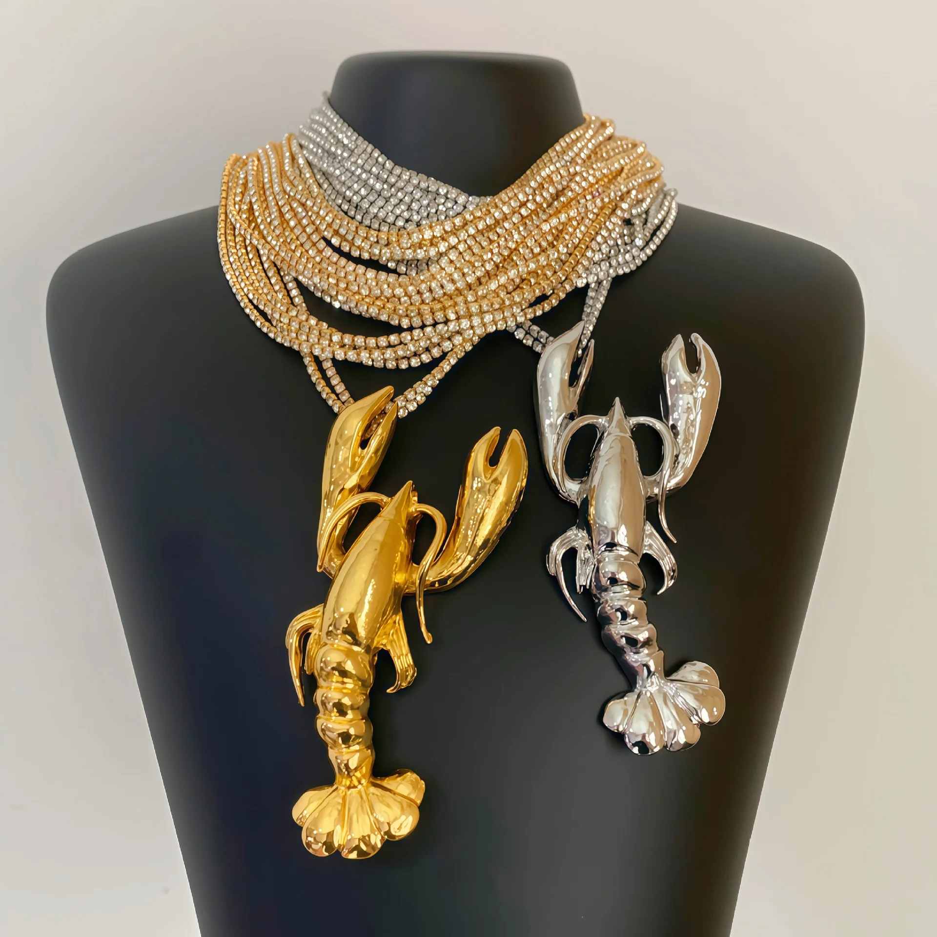 

European and American style fashion lobster pendant multi-layered fringe necklace temperament high-end feeling collar necklace