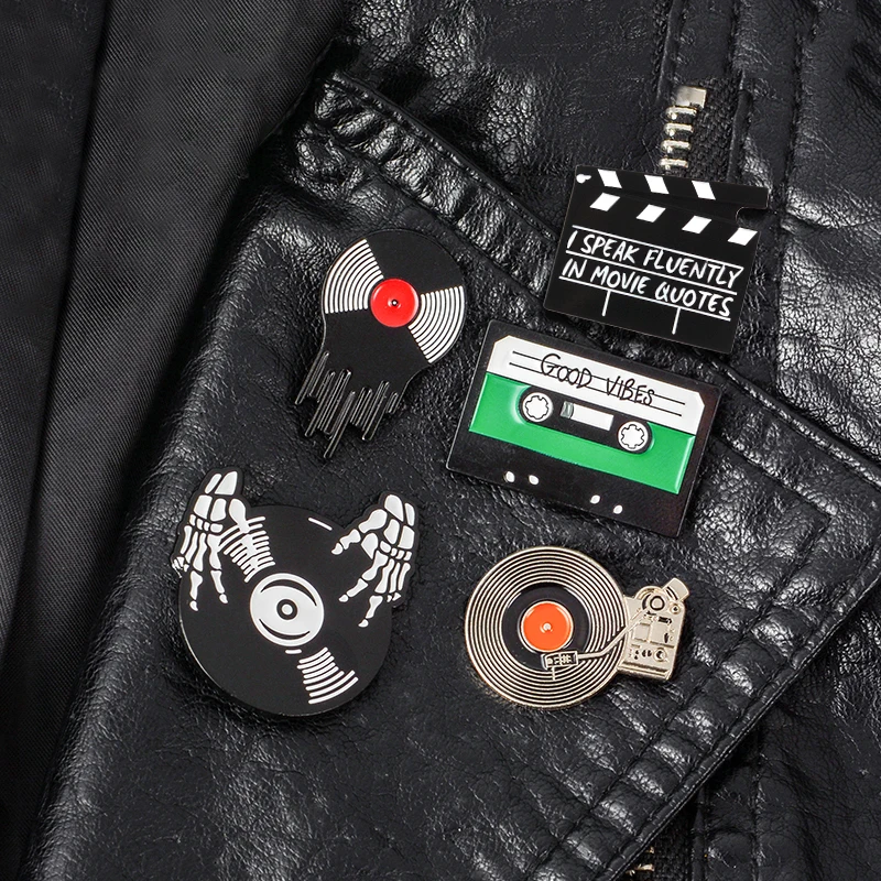 Pin esmaltado, cinta de buenas vibraciones, DJ, tocadiscos de vinilo, insignia, broche, Pin de solapa, camisa vaquera, joyería gótica fresca, regalo, amantes de la música Punk