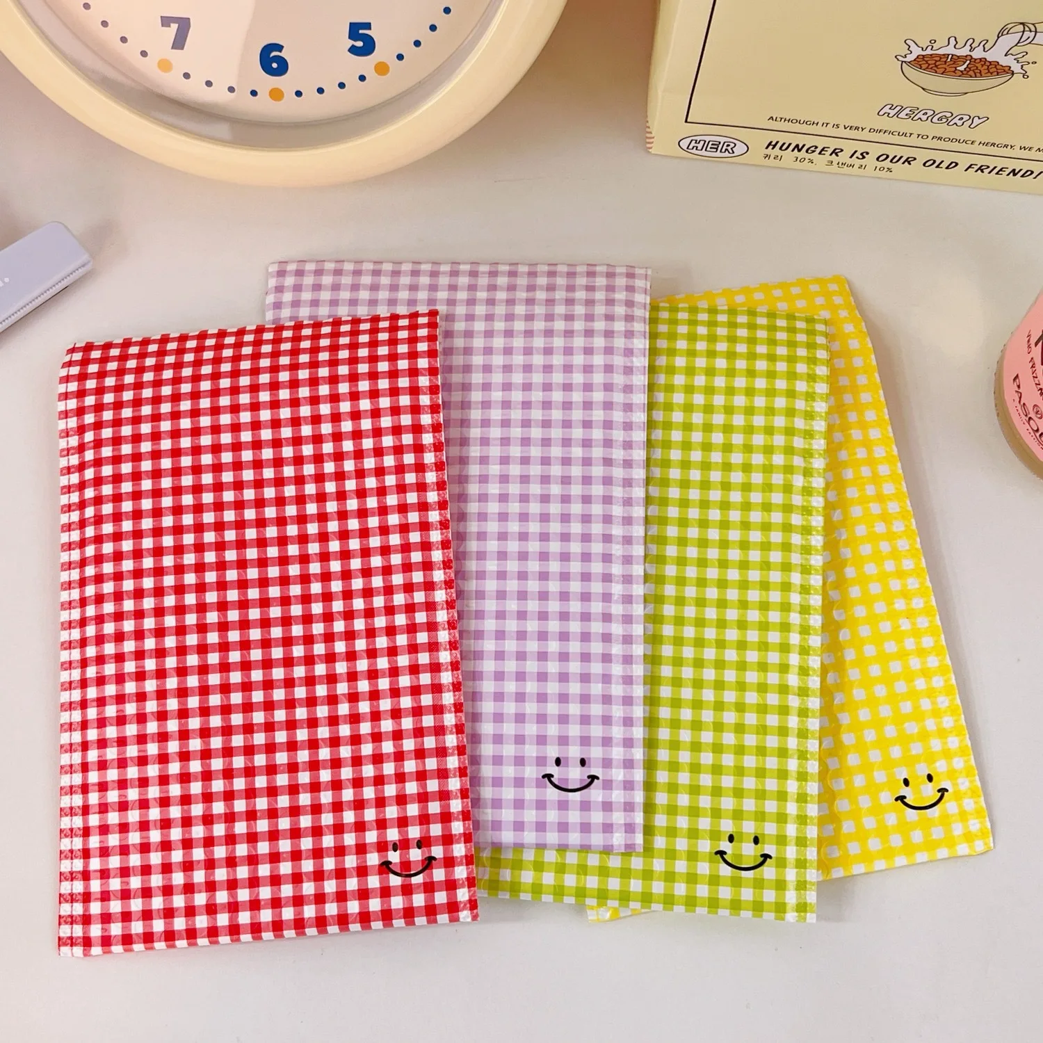 20pcs INS Style Smiley Plaid Express Bag Bubble Mailers Shipping Bags Book Jewelry Packaging Envelope Pouches