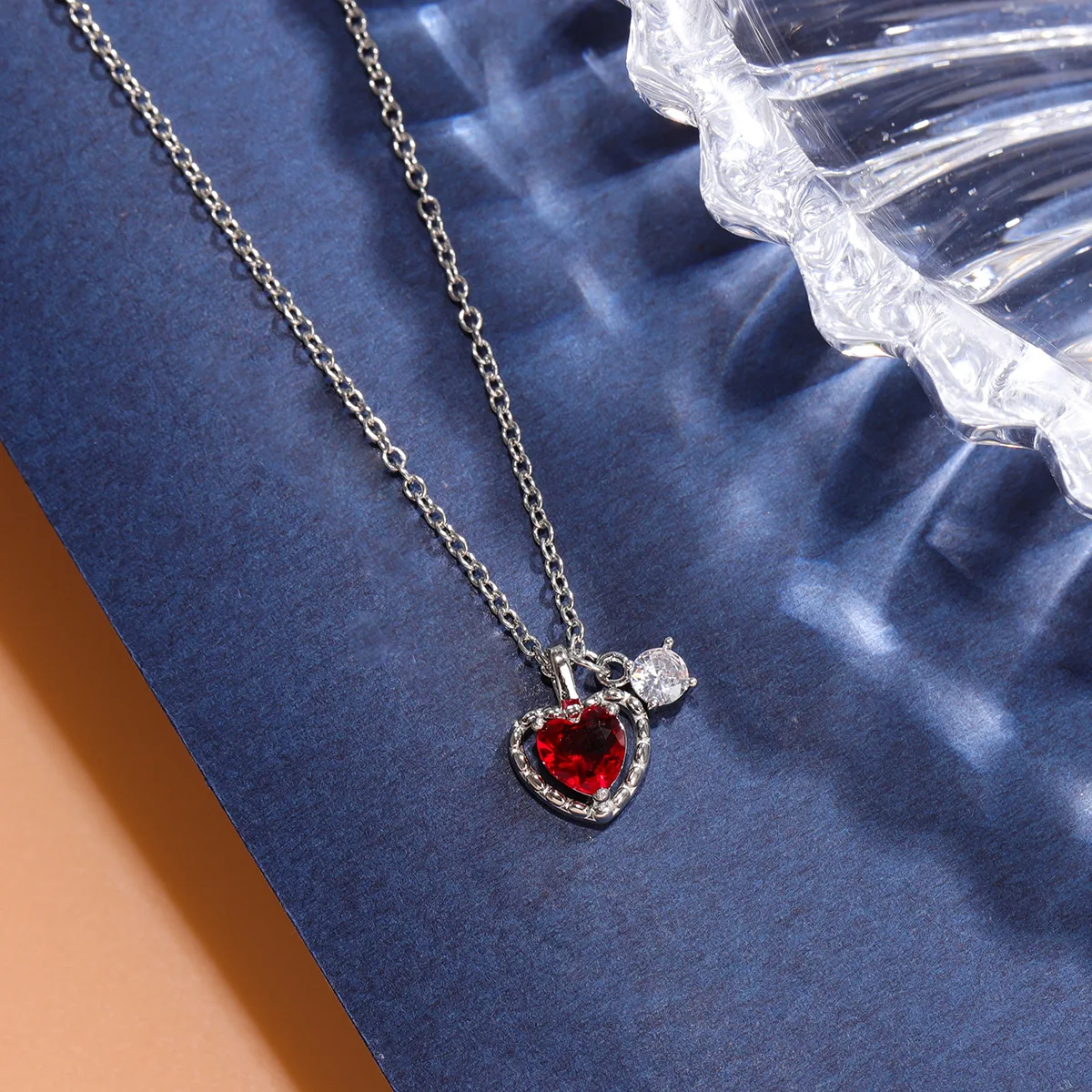 

925 Sterling Silver Red Heart Shaped Zircon Love Pendant Necklace for Women Choker Sweet Style. Elegant Jewelry Accessory.