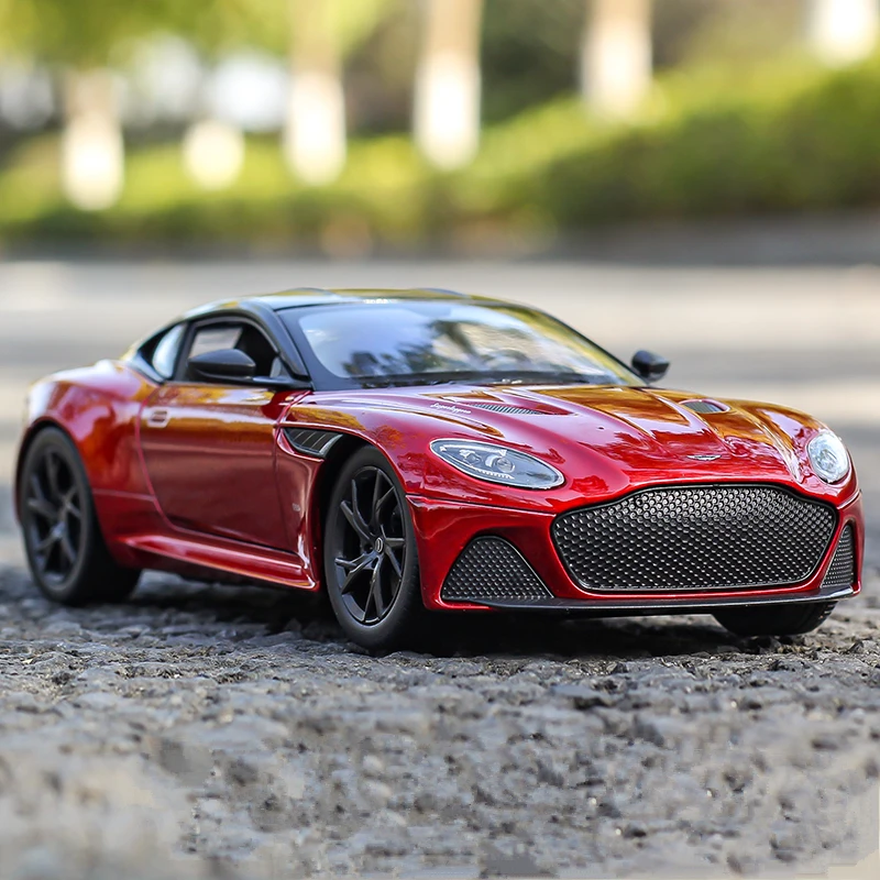 Modèle de voiture en métal Aston Martin DBS Smile Leggera, voiture de sport en alliage moulé sous pression, véhicules jouets, collection de