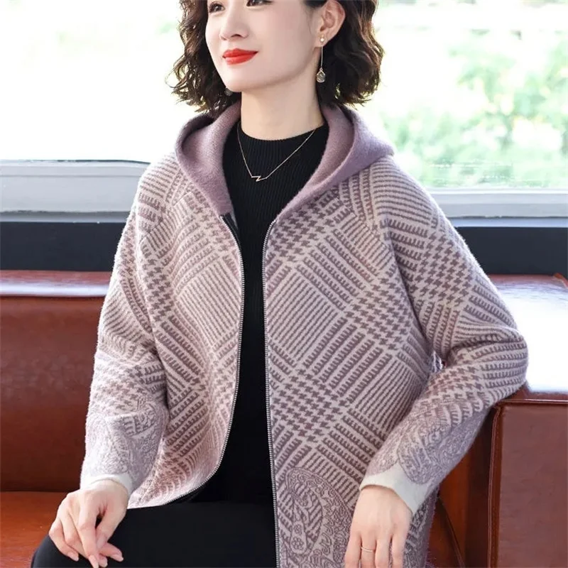 

Трикотажное пальто для мамы, женское пальто 2025 года, новинка весны, осени и зимы, верхняя одежда с капюшоном, старое шерстяное пальто среднего возраста, повседневная женская верхняя одежда