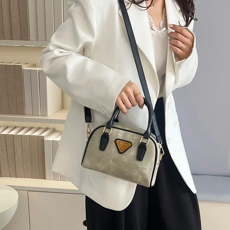 Neue modische, vielseitige, leichte Damen-Umhängetasche mit Kissen, Retro-Premium, tragbare Boston-Tasche, Umhängetaschen für Damen