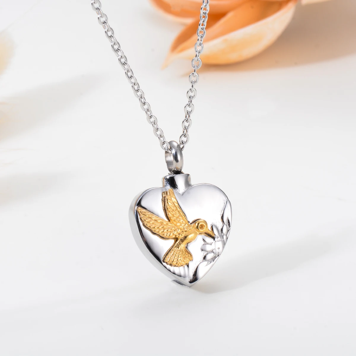 Stainless Steel Heart-shaped Urn Necklaces for Ashes Hummingbird Pendant Animal Cremation Memory Jewelry with Funnel Spoon