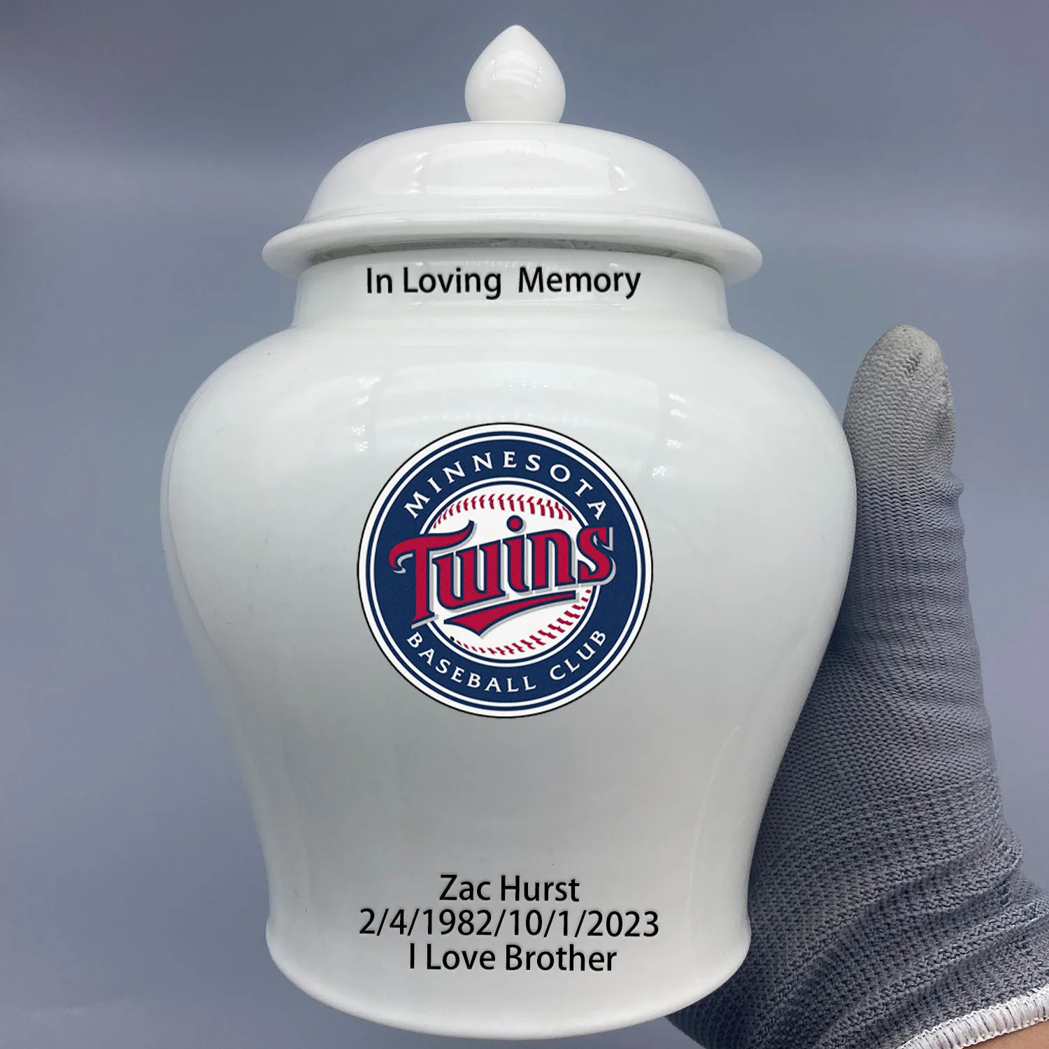 Medium Urn for Minnesota Twins-baseball themed Custom.Send me the name/date you want to appear on the urn by Remark Message