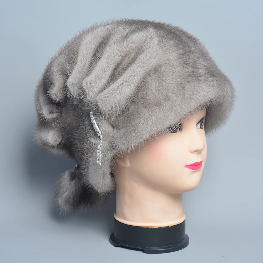 2024 Fashion Hot Whole Genuine Mink Fur Hats Female Winter With Mink Fur Pompons Elegant Luxury High Quality Ladies Beanie Hat