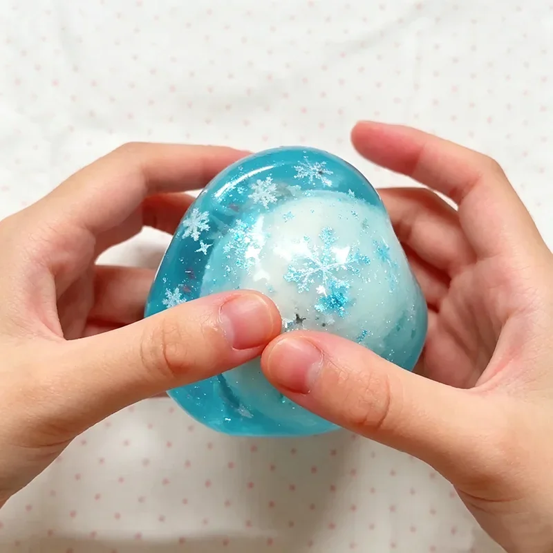 Schneeflocken-Knackwachsball - Knuspriger Quetschball, Crunchy Fidget Sensorisches Spielzeug für Erwachsene Weiches ASMR-Sensorikspielzeug – Detail 5