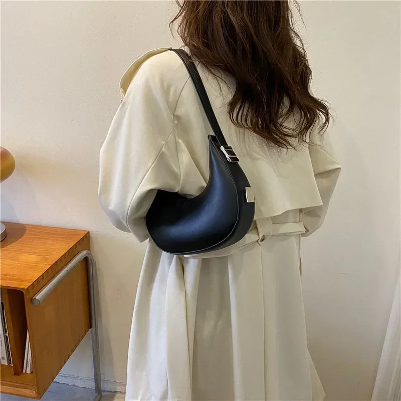 Fashion Luxury Design PU Leather Shoulder Bag Female Underarm  Bag Women Small Clutch Handbag Purse  Travel Totes