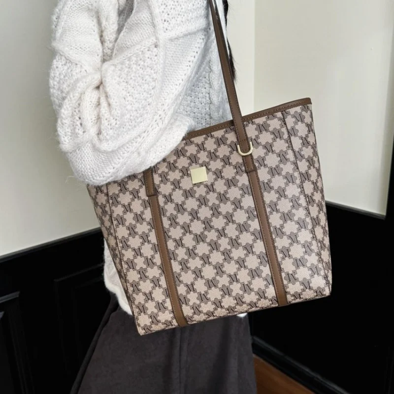 

High End Leather Diaper Bag for Women Classic Elegant Casual Simple Vintage Style Fashion Ladies Messenger Handbag