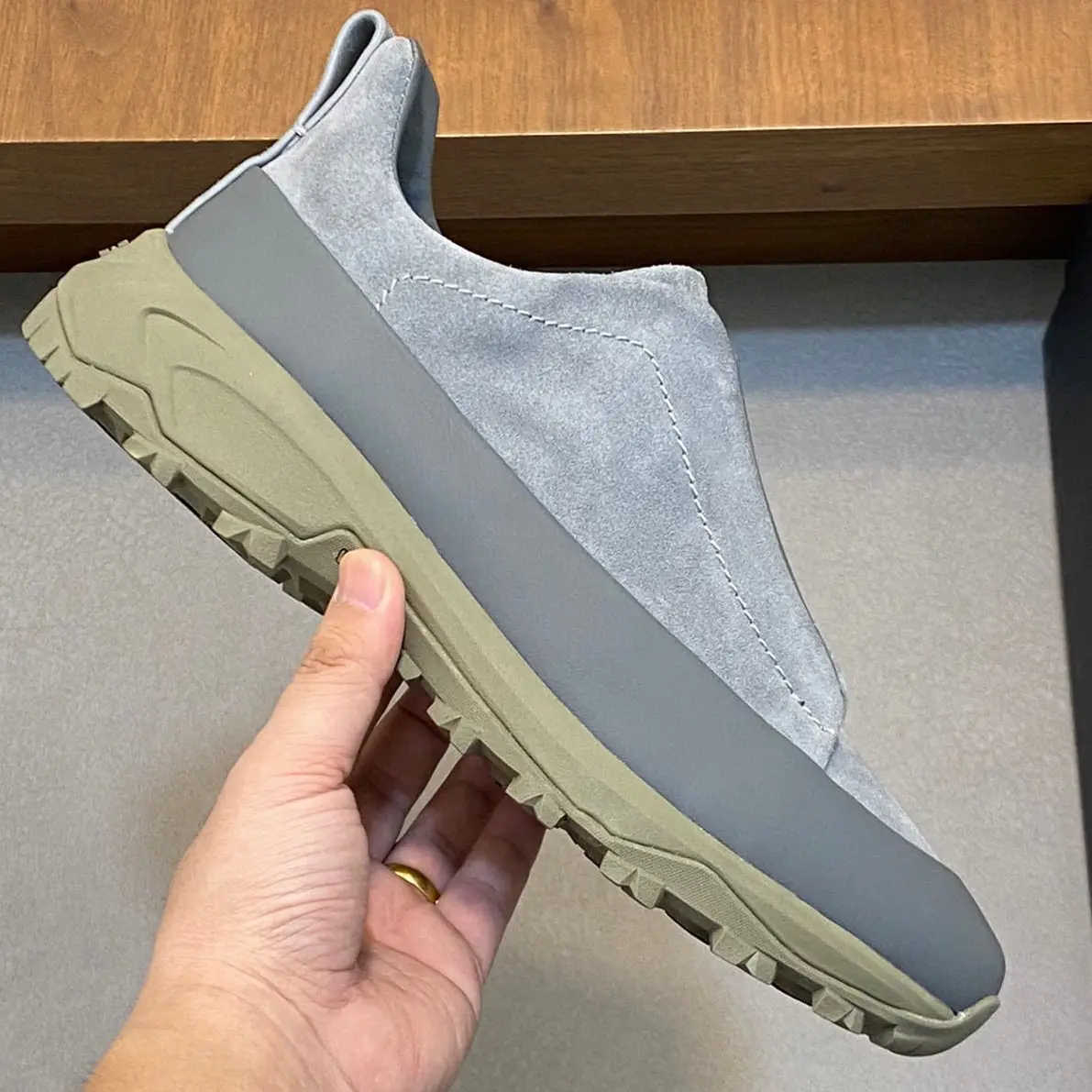 

2025 Premium Men's Thick-Soled Leather Commute Shoes, Breathable Non-Slip Lace-Up, Lightweight Trendy Casual Sports Sneakers