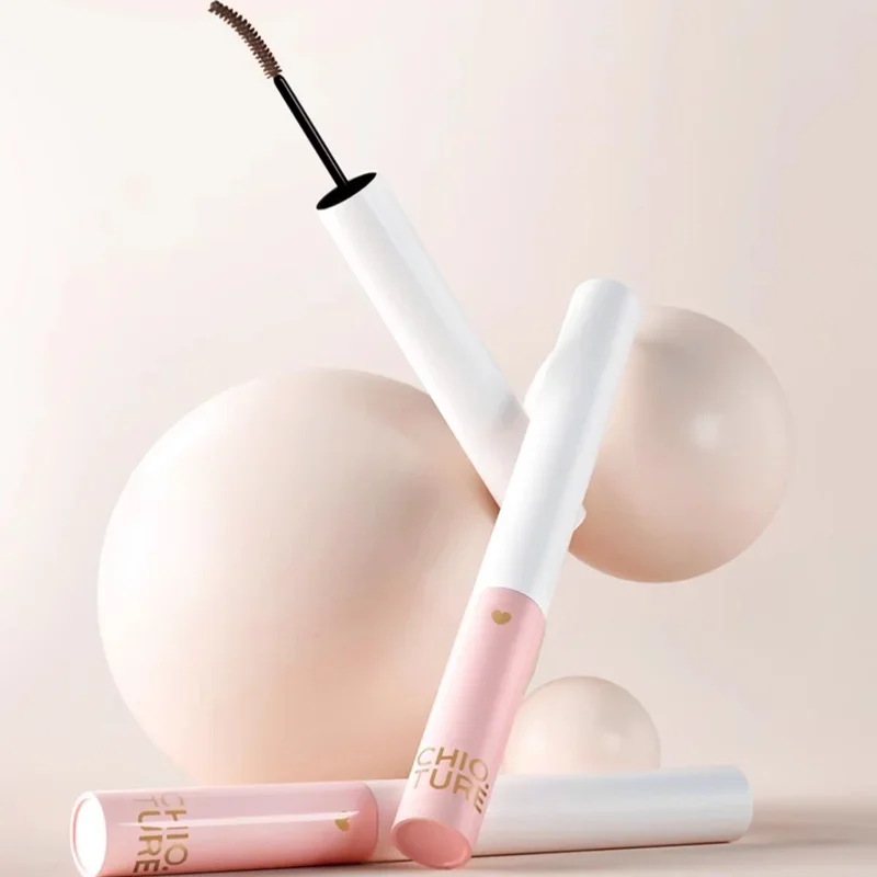 Zhiyouquan mascara is slender and curly, waterproof and easy to color, and the brush head is extremely thin.