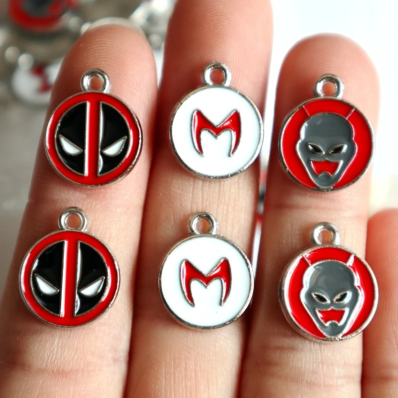 

10pcs Mini Fashion Superhero Metal Pendant Cartoon Logo Shining Alloy Charms DIY Necklace Bracelet Earings Keychain Accessories