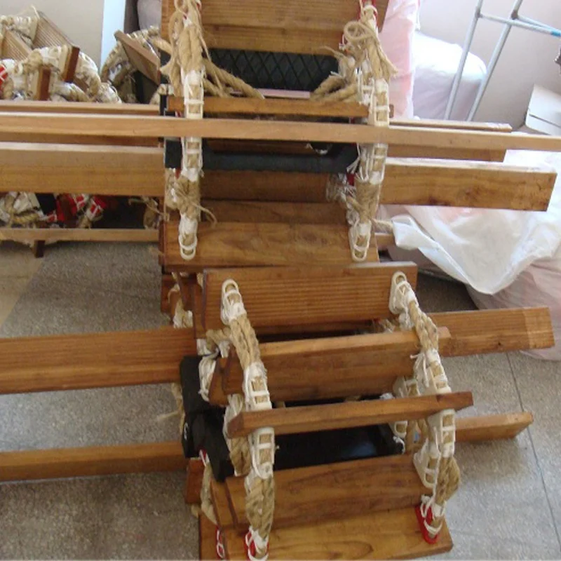 سلم حبل الطيار الخشبي للهروب من الطوارئ البحرية للسفينة