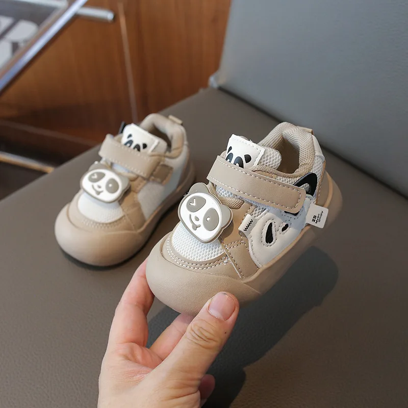 Zapatos de tablero de bebé de dibujos animados que combinan con todo para niños, zapatos de fondo suave para niños pequeños, zapatos para niños pequeños para hombres, Primavera, nuevo, 2024