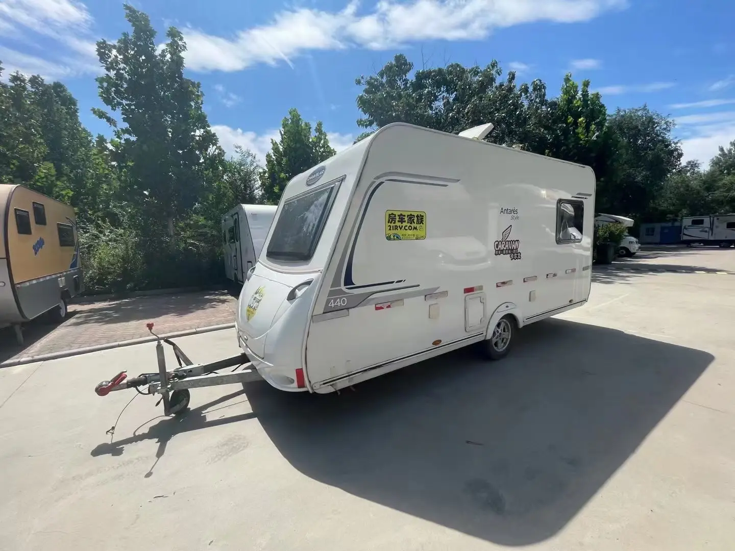 High Appearance Towable Rv Enclosed Movable Function Self-Driving Semi-off Road Dual Axles 4T Payload Travel Trailers Caravan