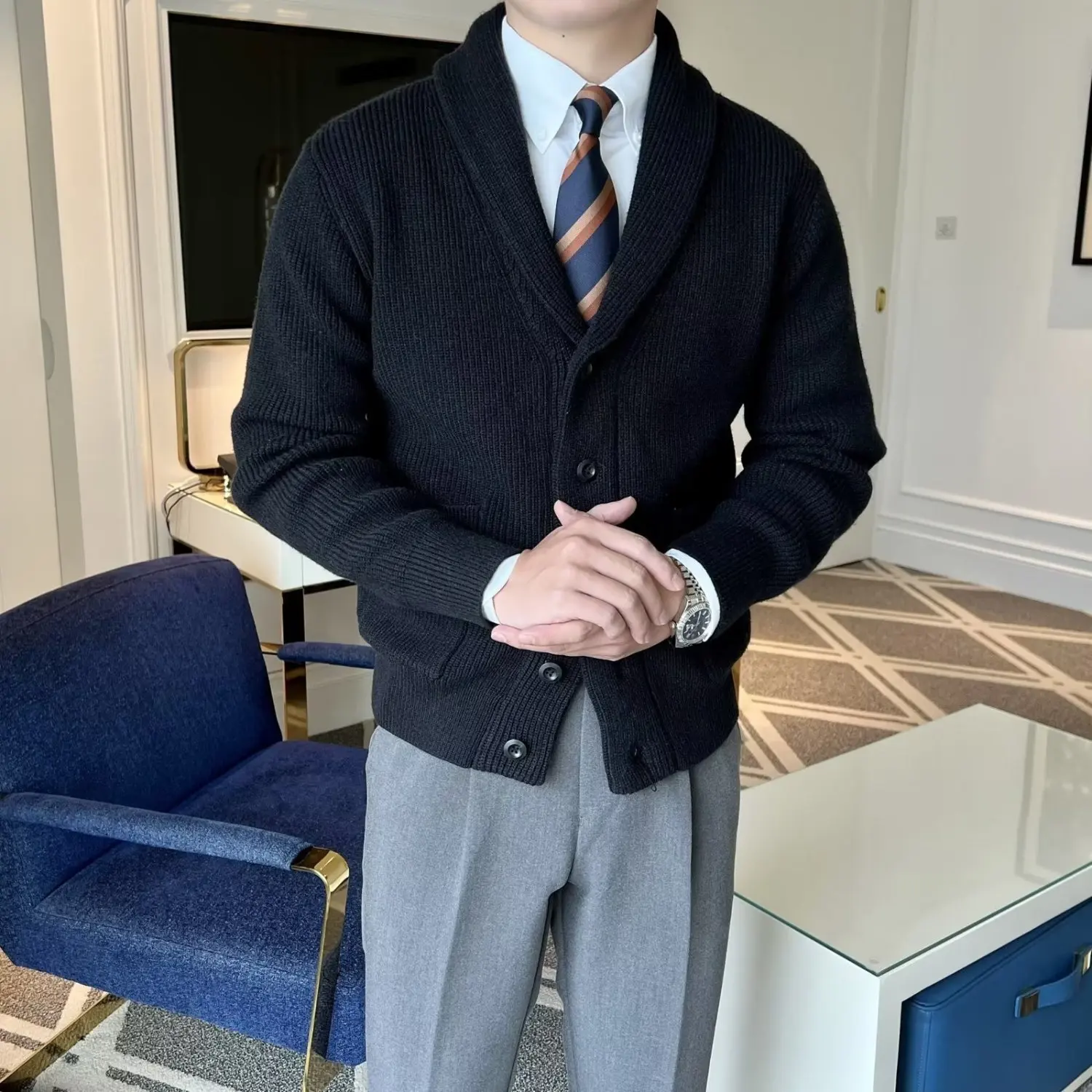 

Ретро тонкий деловой вязаный мужской осенне-зимний новый свитер с v-образным вырезом