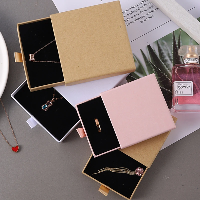 

Квадратный толстый ящик из крафт-бумаги, шкатулка для драгоценностей, поздравительная открытка для ожерелья, браслета, кольца, подарочная витрина, упаковочные коробки, картон