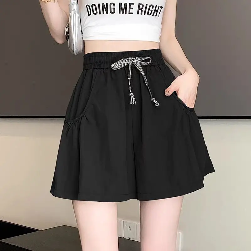 여성용 여름 2026 얇은 치마 요가 핫팬츠 아이스 실크 야마모토 와이드 레그 쇼츠 솔리드 컬러 포켓 레이스업 숏팬츠