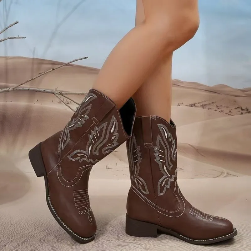 Stivali da donna 2024 nuovo autunno inverno stivali da Cowboy occidentali moda donna scarpe Casual da esterno ricamate per le donne Botas De Mujer