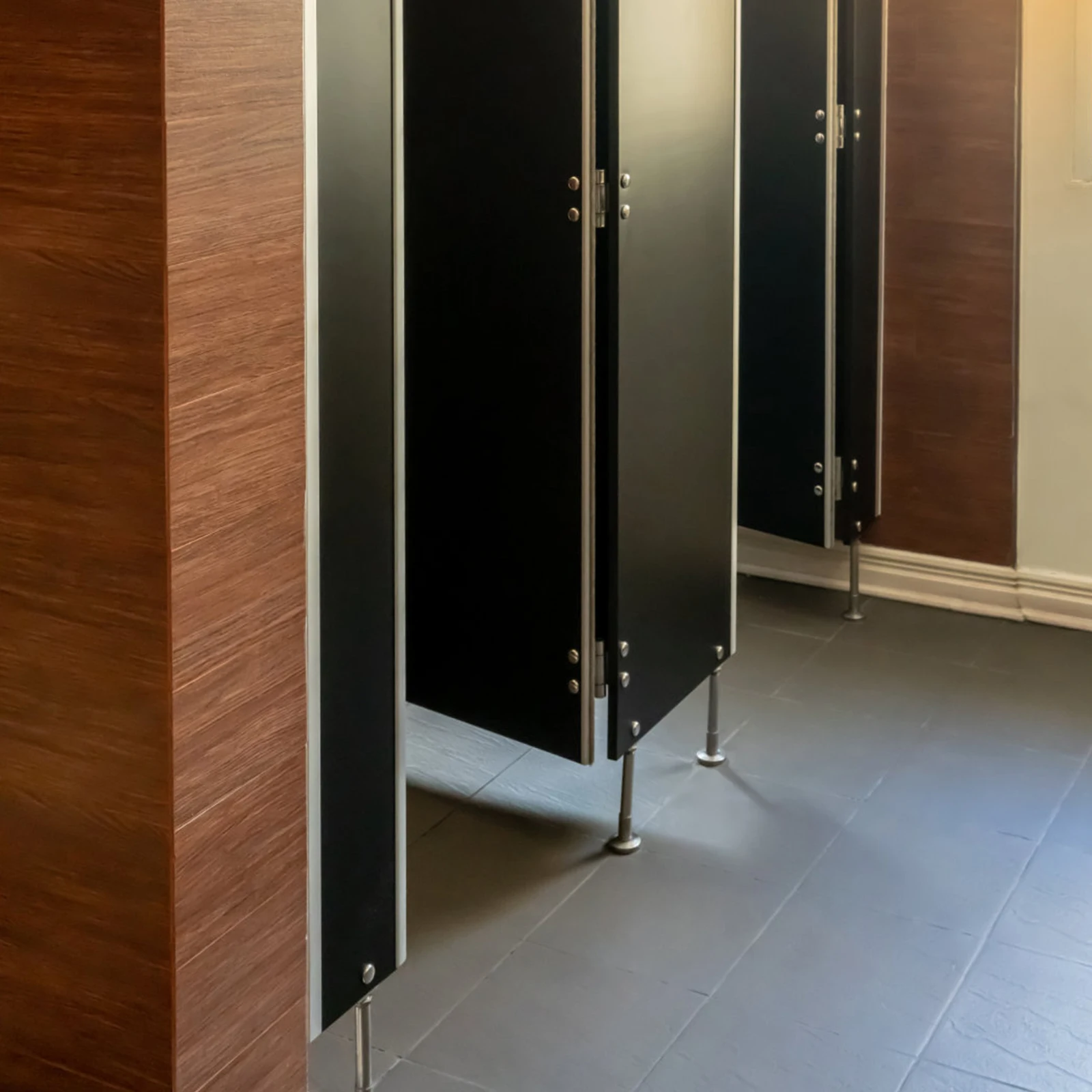 

Stainless Steel Partition Bracket Bathroom Accessories Durable Rustproof Corrosion Resistant Easy Installation Public Toilets
