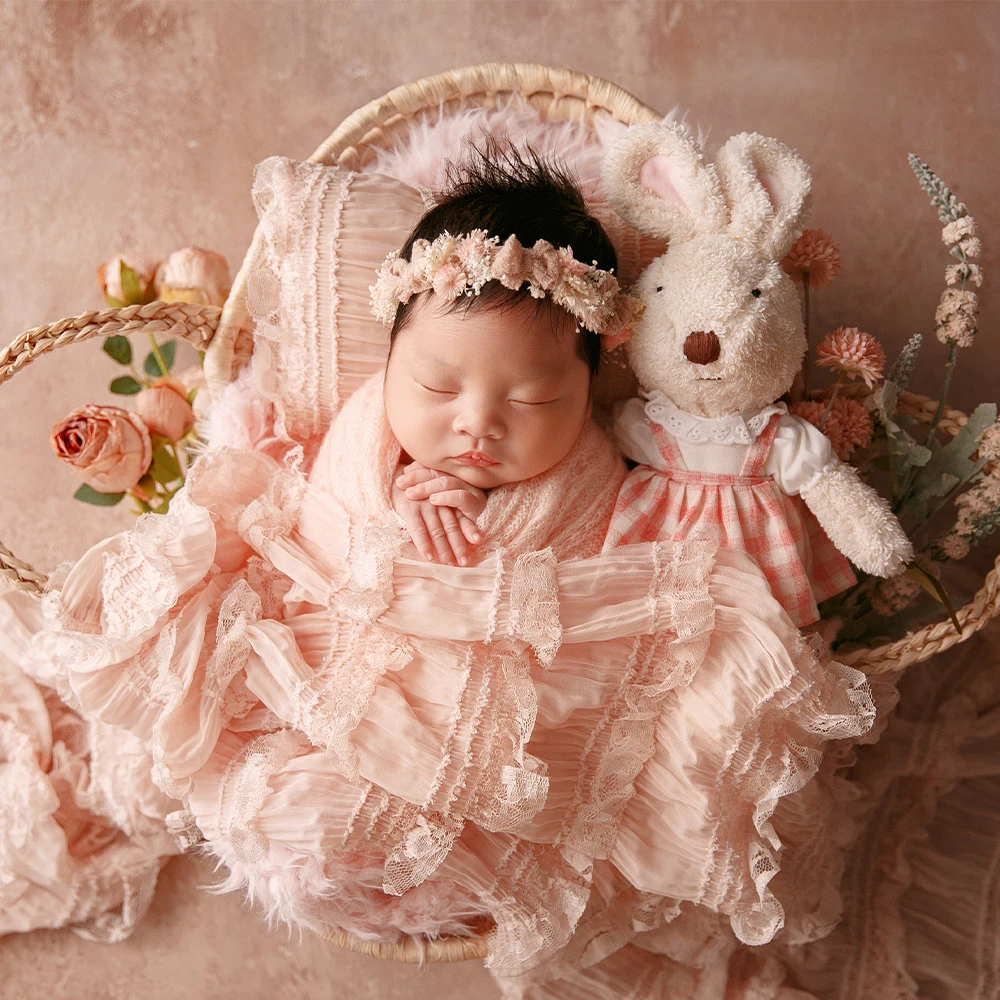 Accessoires de photographie sur le thème rose pour nouveau-né, enveloppe tricotée, coiffure de fleur, oreiller en dentelle, poupée lapin, accessoires de séance photo pour bébé