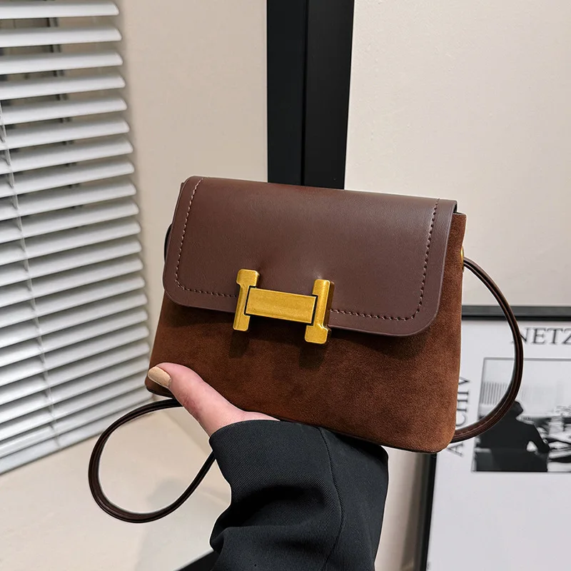 2024 Textured Fashion Temperament Shoulder Bag New Niche Women Simple Western Style Small Luxury Brand Crossbody Bag phone bag