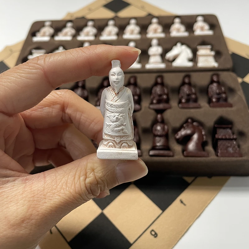 تصميم جديد لقطع شطرنج جندي ذات طابع إبداعي ثلاثي الأبعاد صغير الحجم، مستلزمات مهرجان ألعاب لوحية صغيرة الحجم 28 سم/11 بوصة #1