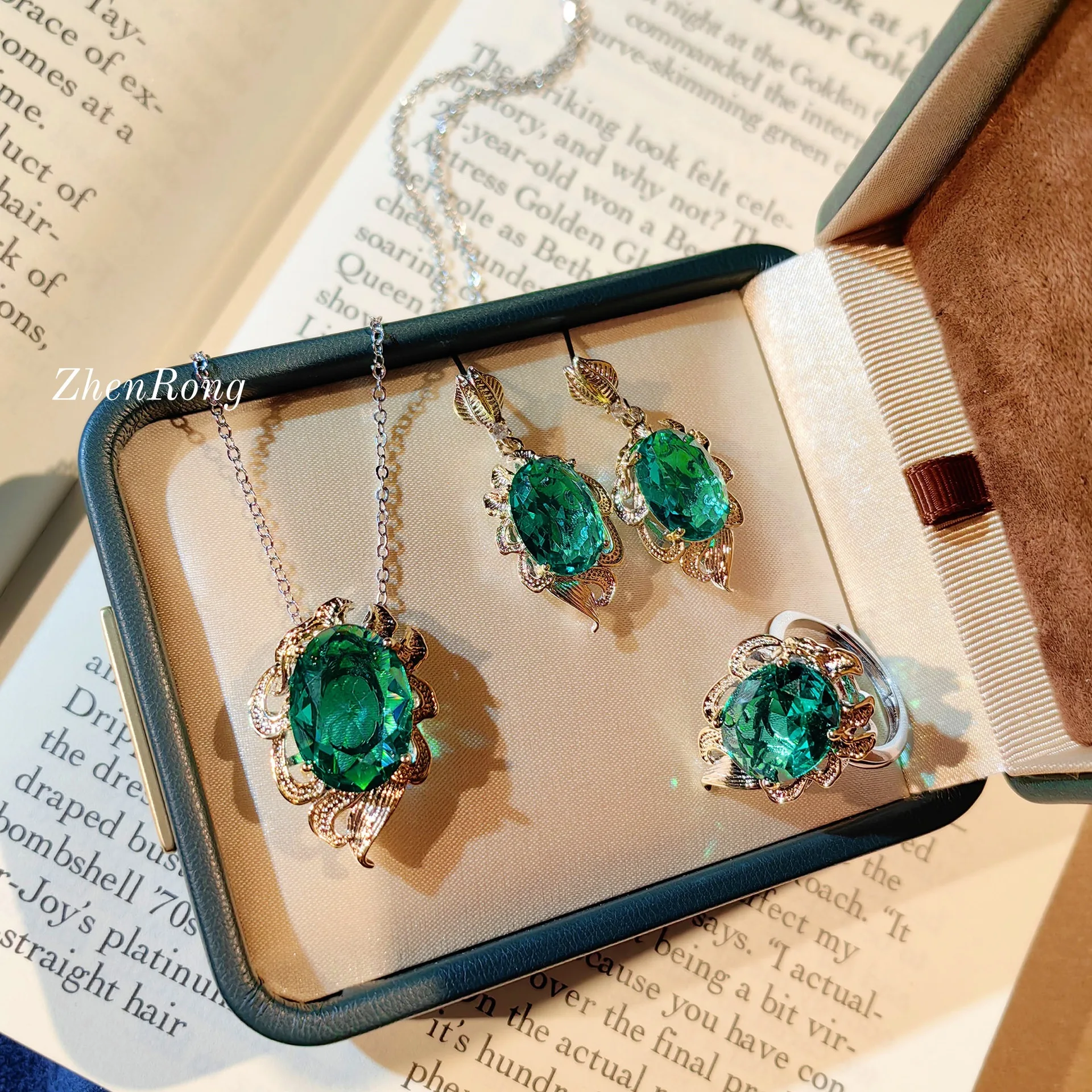 Italian Vintage Court Style Sparkling Green Cubic Zirconia Jewelry Sets for Women Upscale Pendant Necklace Ring Earrings Jewelry