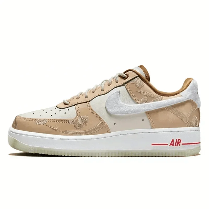 Nike Air Force 1 Low "CNY" Zapatos de skate para hombres y mujeres Rabbit Classic Trend Resistente al desgaste Transpirable Low-top Beige