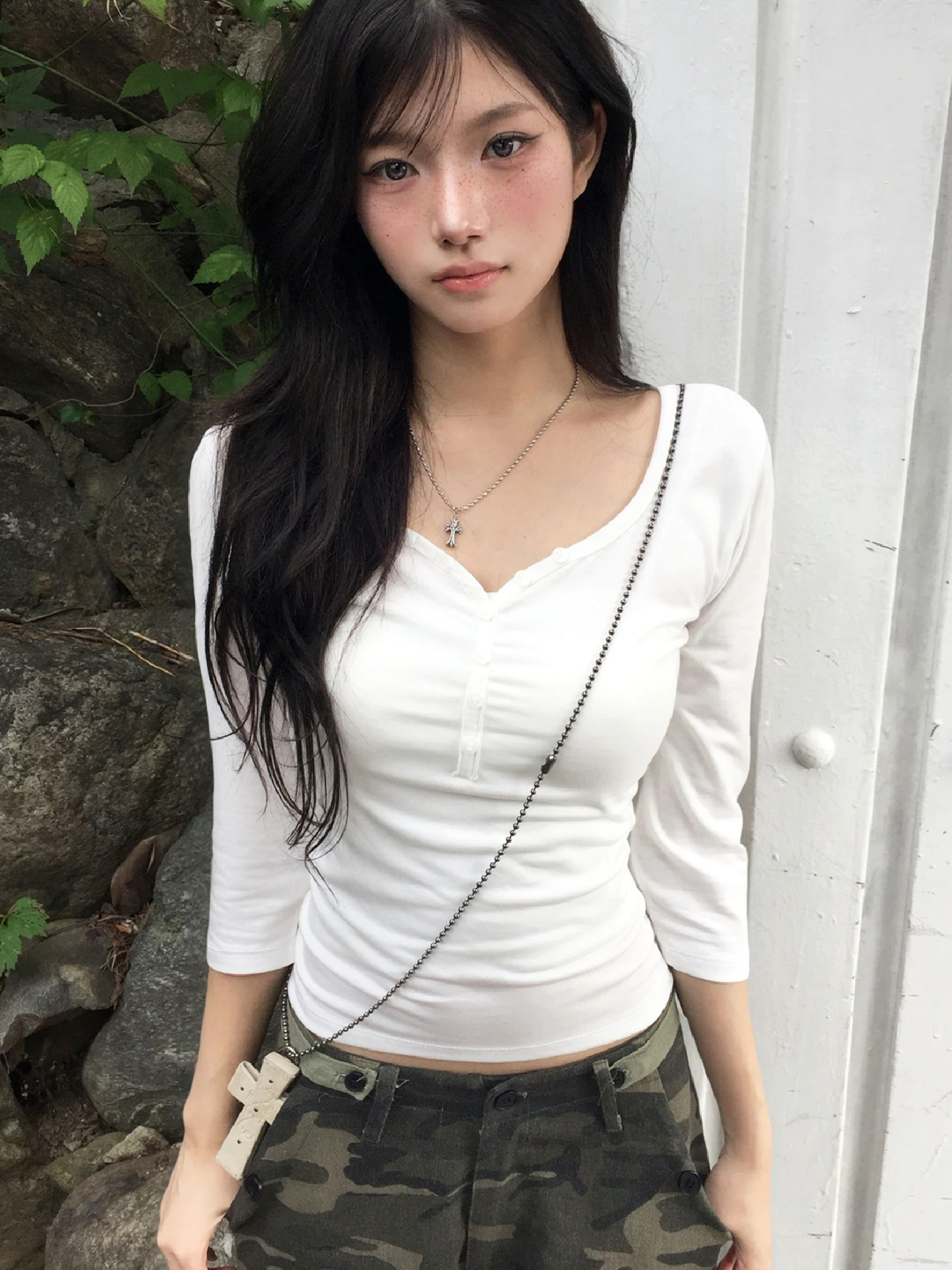 

Dulzura Autumn Solid O-Neck Half Sleeves Single Breasted Slim T-Shirt Women Casual Versatile Y2K Top Party Street Style Clothes