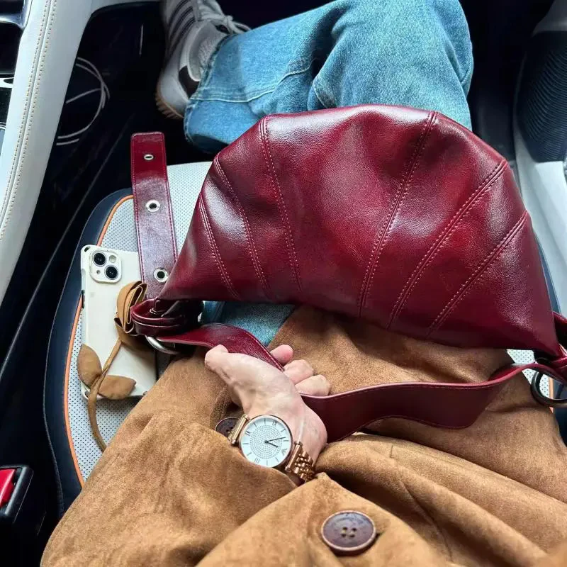 حقائب كتف كرواسون بورجوندي للنساء خمر بلون الهلال حقيبة كروس العلامة التجارية الجديدة الفاخرة مصمم حقائب اليد
