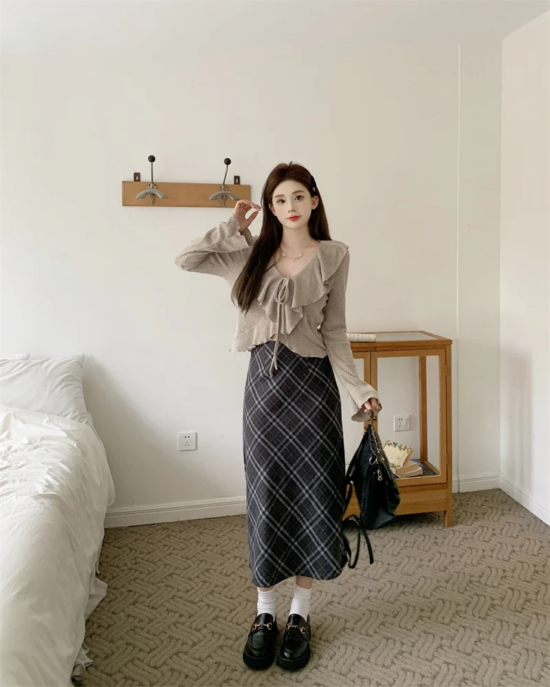 

Elegant Two-piece Set For Women Ruffles Knitted Sweater Tops And Plaid Pencil Skirt Large Size Female Spring Autumn Loose Suits