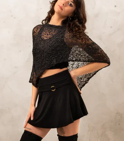 المرأة متماسكة التستر، انظر من خلال الصلبة غير النظامية فضفاضة البلوز الصيف قمم الشاطئ