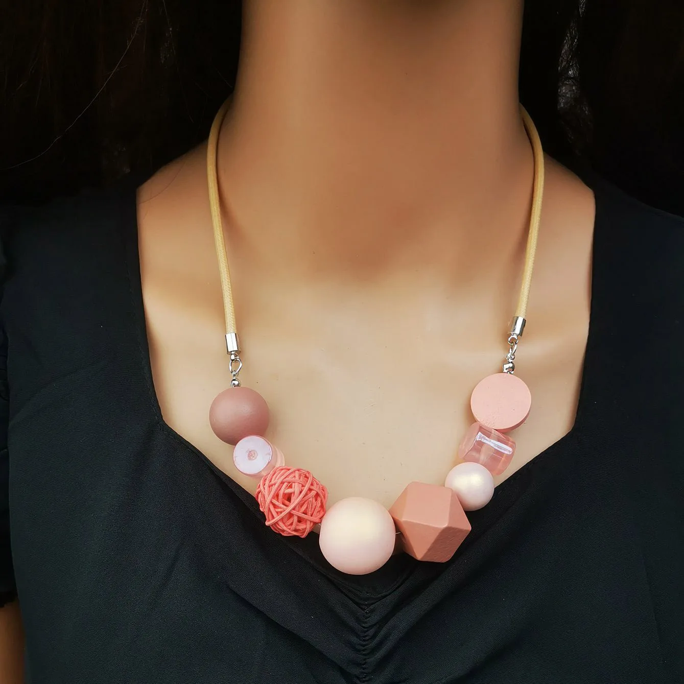 Vintage Handmade Geometric Wood Beads Necklace for Women Pink Cute Romantic Rope Chain Necklaces Pendants Sweet Fashion Necklace