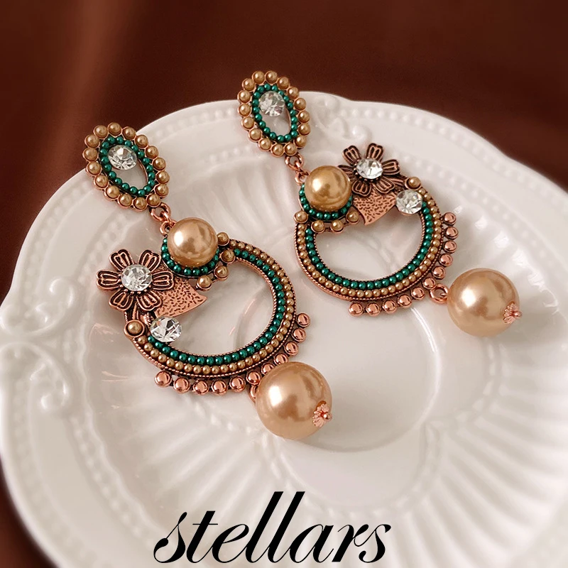 

Vintage Diamond-Studded Imitation Pearl Oval Flower Silver Earrings Luxe Court-Style Elegant Jewelry for Women Gift