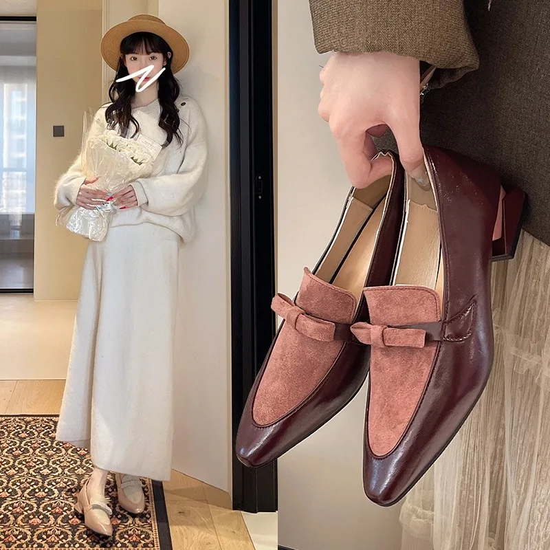 

Туфли на одинарном каблуке со специальным каблуком. Новые осенние замшевые туфли без шнуровки с квадратным носком и глубоким вырезом и бантом.