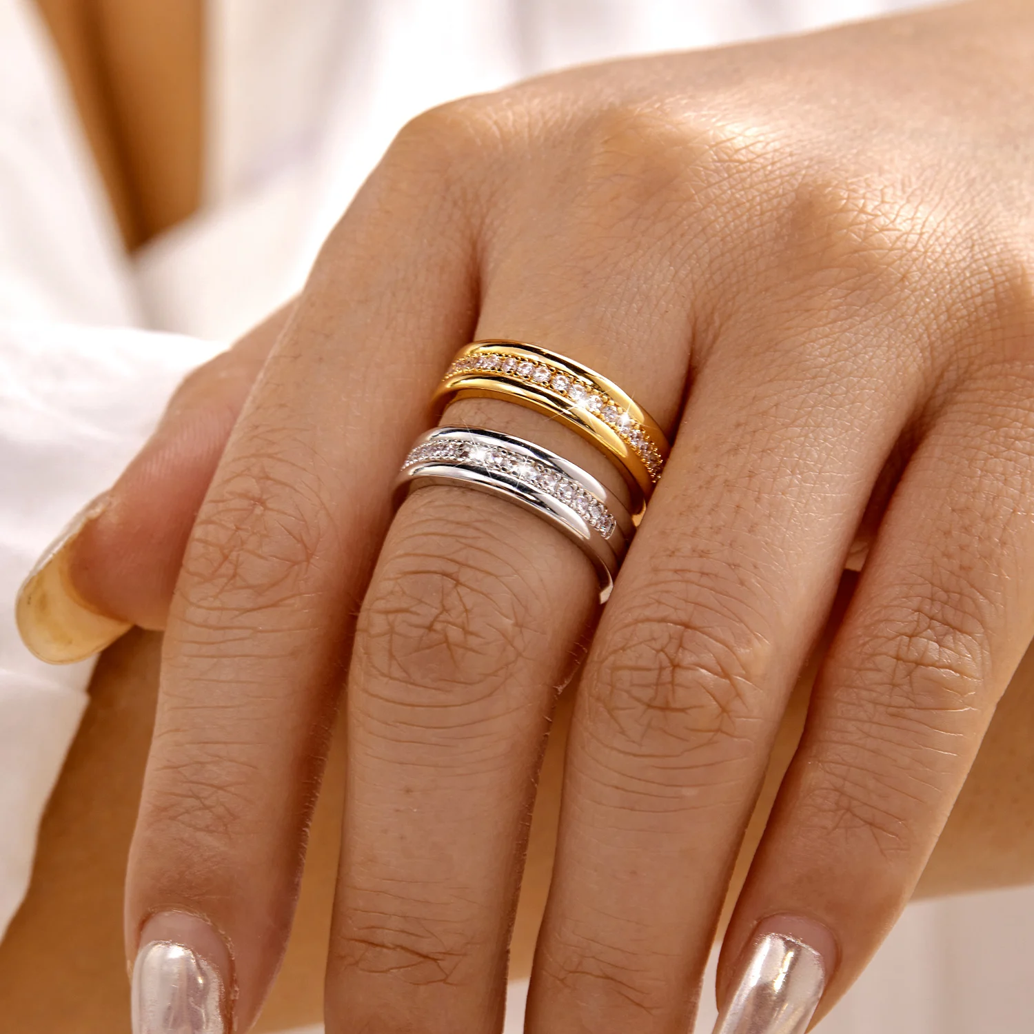 Klassischer Eingefasster Pavé-Ring für Damen Messing Zirkon Moderner Versprechensring Reise-Alternative Minimalistischer Eleganter Schmuck – Detail 4