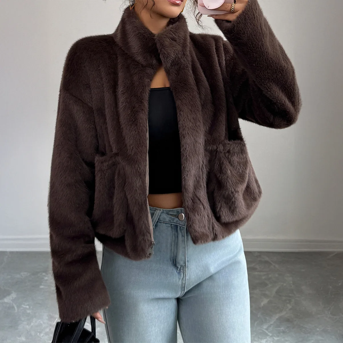 

YJKDYK Осеннее женское пальто из искусственного меха, водолазка с карманами на молнии, меховая куртка для женщин, элегантная пушистая термобелье, женская верхняя одежда