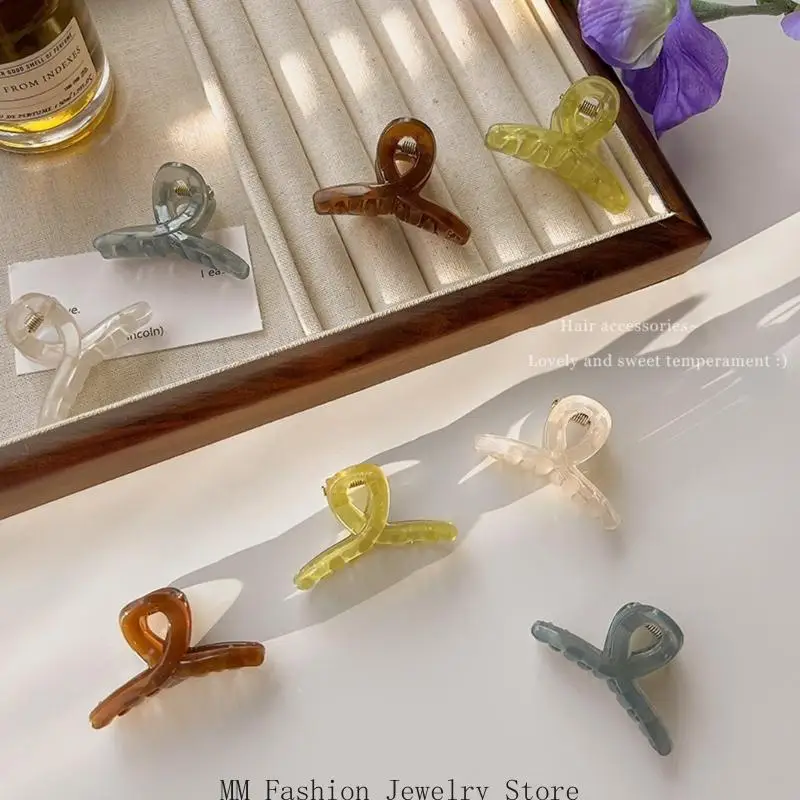 D0UB 4 stuks kleine 4,5 semi-transparante haarclip elegante stylingtool sterke greep haarspeldjes voor vrouwen meisjes