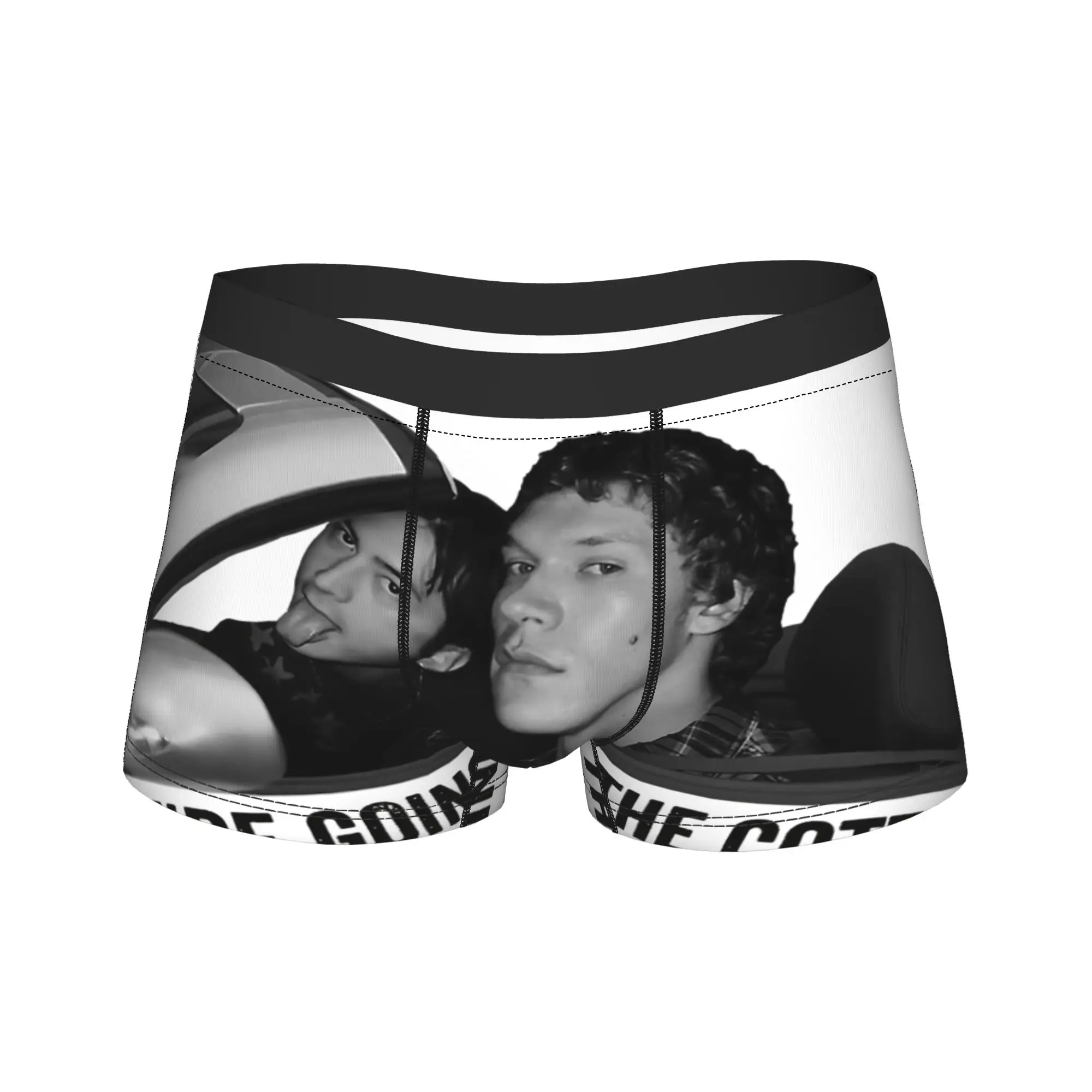 

Давайте, проиграшие, мы едем на дачу! Илья Розанов и Шейн Холландер: Соревновательное белье для мужчин, трусы-боксеры.