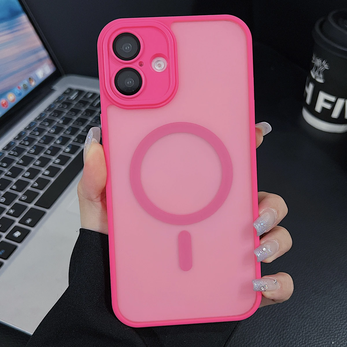 

Ярко-розовый Жесткий чехол для телефона Magsafe для iPhone 16 Pro Max Plus, Беспроводная зарядка, защитный тонкий матовый полупрозрачный чехол