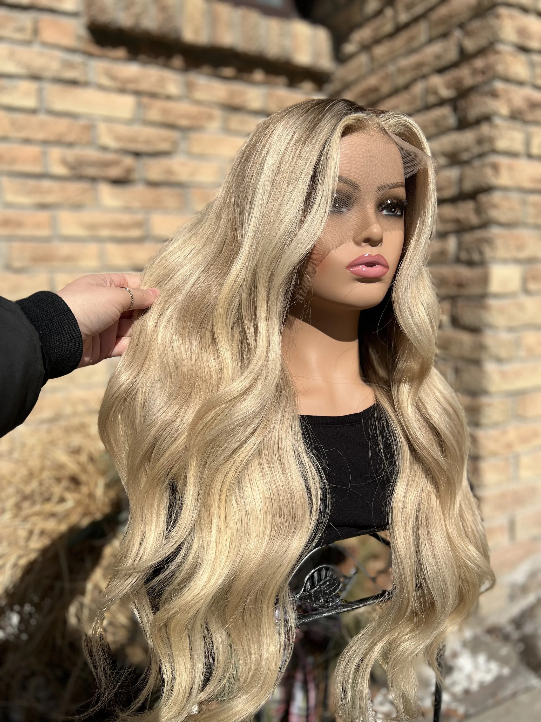 Ombre Ash Blonde Human Hair Wig 13x4 HD Lace Frontal Wig Platinum Body Wave Brazilian Remy Hair Lace Wig 22 Inch Part Lace Wig