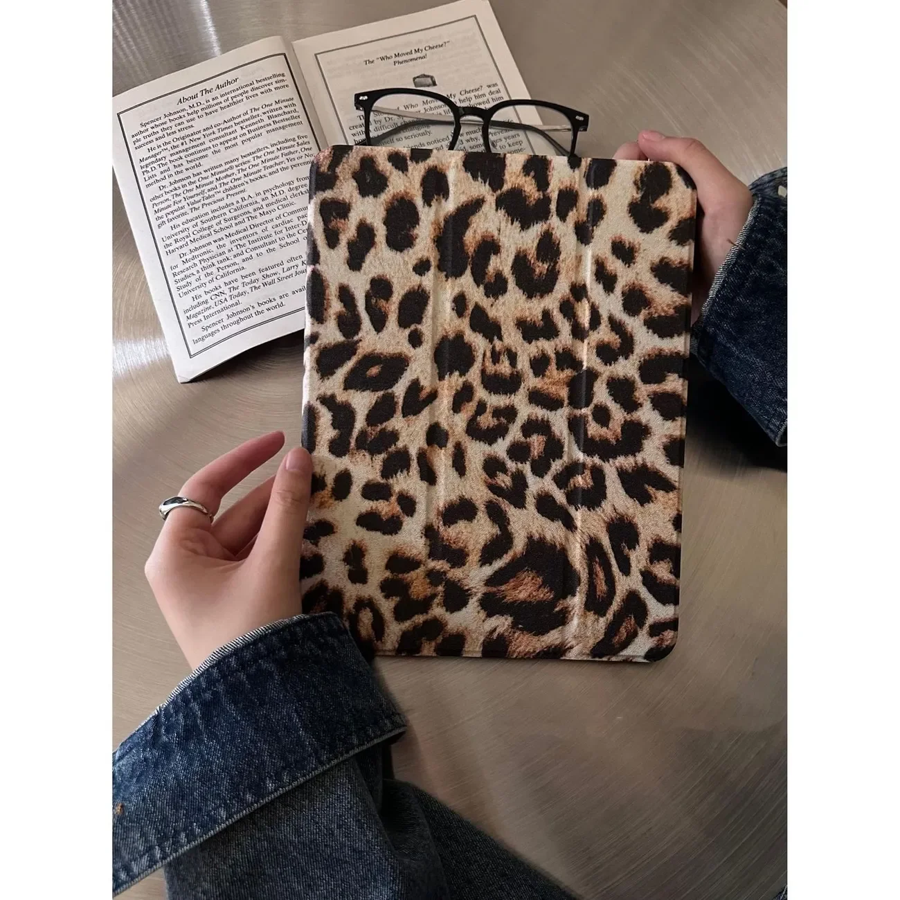 

Leopard Print Love Y2K Girl Cover For iPad Pro 13 11th M5 M4 12.9 A16 10 8 7 9th 10th For Ipad Air 11 M2 M3 Mini Tablet Case