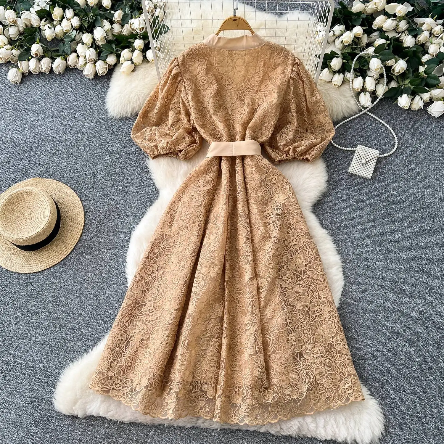 เดรสทรงเอไลน์ผ้าลูกไม้แขนตุ๊กตา คอวี ดีไซน์เก๋ เซ็กซี่  ผ้ารุ้ง  ทรงหลวม สไตล์โบฮีเมียน สำหรับฤดูร้อน