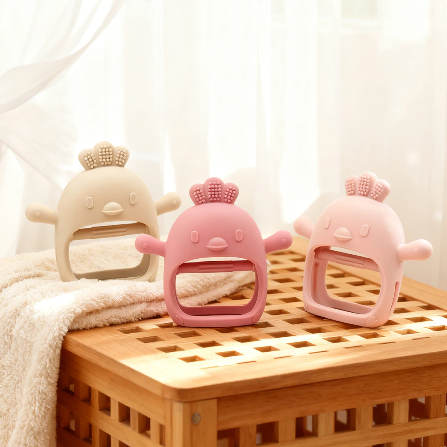 Chicken-Shaped Teething Toy for Infants and Toddlers, Baby teether toys,Suitable for Babies Aged 0-24 Months